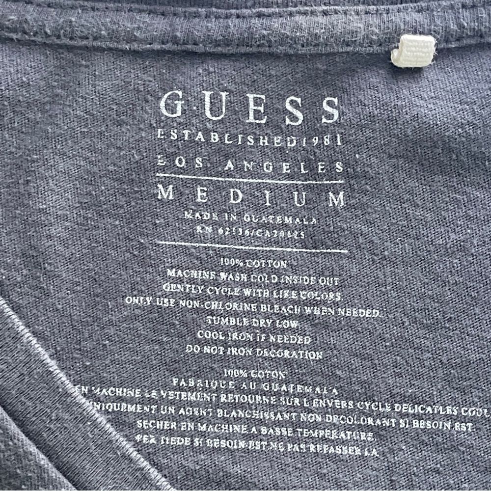 Vintage Guess V-Neck Short Sleeve T-Shirt, Gray, Size Medium - Picture 4 of 8